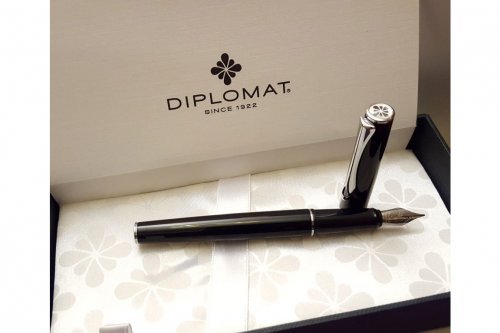 Перьевая ручка Diplomat Esteem Black Lacquer перо M