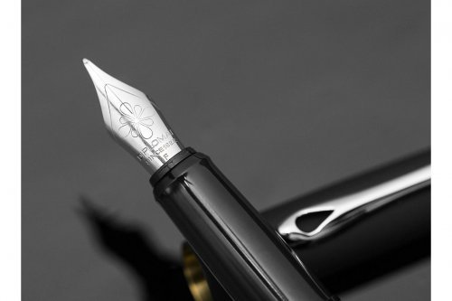 Перьевая ручка Diplomat Esteem Black Matt перо F