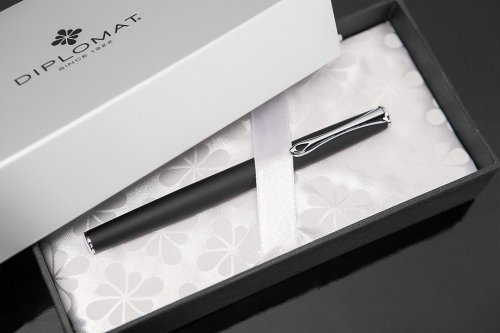 Перьевая ручка Diplomat Esteem Black Matt перо F