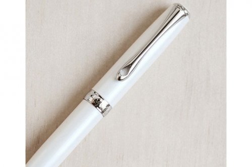 Шариковая ручка Diplomat Excellence A Pearl White