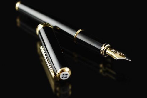 Перьевая ручка Diplomat Excellence A Black Lacquer Gold перо M