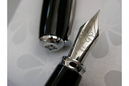 Перьевая ручка Diplomat Excellence A2 Black Lacquer перо F