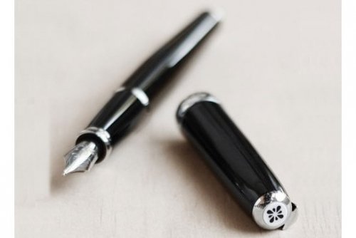 Перьевая ручка Diplomat Excellence A Black Lacquer перо M