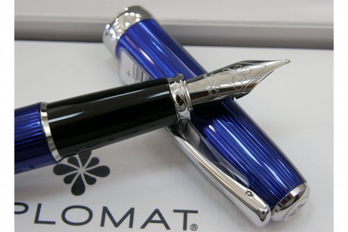 Перьевая ручка Diplomat Excellence A2 Skyline Blue перо F