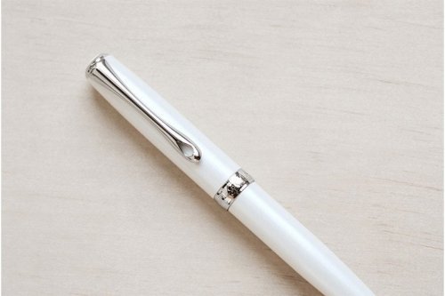 Перьевая ручка Diplomat Excellence A2 Pearl White перо F золото 14K