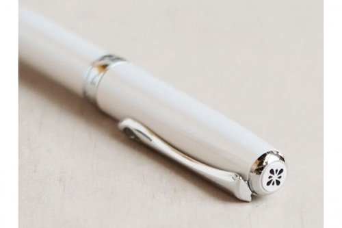 Перьевая ручка Diplomat Excellence A2 Pearl White перо F золото 14K