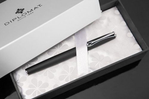 Ручка-роллер Diplomat Esteem Black Matt
