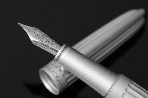 Перьевая ручка Diplomat Aero Matt Silver перо M